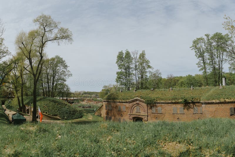 Forte Defensivo da Primeira Guerra Mundial Forte de Gerhard& x27;s em Swinoujscie, Polônia fotos de stock Forte Defensivo da Primeira Guerra Mundial Forte de Gerhard& x27;s em Swinoujscie, Polônia fotos de stock
