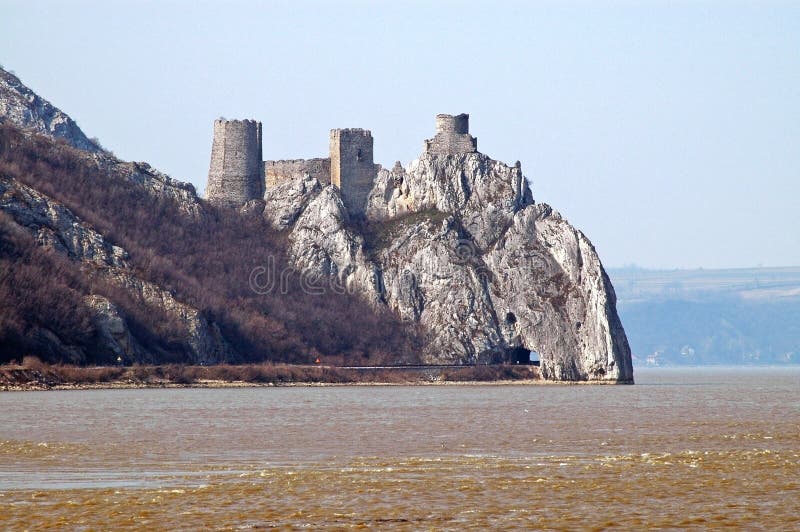 Forteresse de Golubac, Serbie image libre de droits Forteresse de Golubac, Serbie image libre de droits
