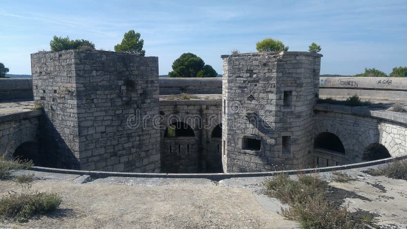 Fortezza storica nel cuore di Pola immagini stock