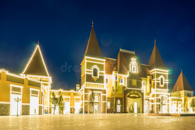 Fortifique sobre o mar em Nha Trang - paisagem de Vietname imagens de stock Fortifique sobre o mar em Nha Trang - paisagem de Vietname imagens de stock