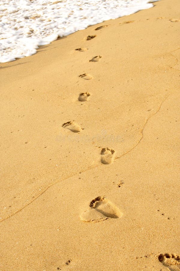 Foten skrivar ut sanden