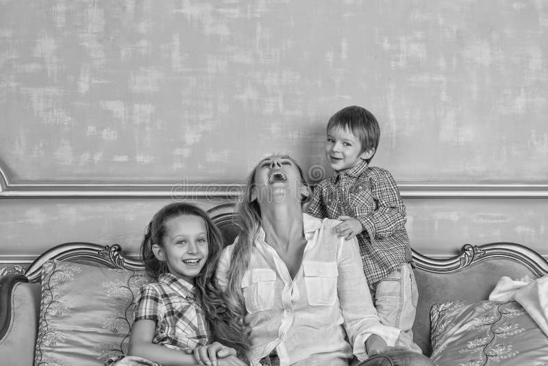 Foto in bianco e nero, famiglia, felice, giorno del ` s della madre, giorno della famiglia, immagini stock Foto in bianco e nero, famiglia, felice, giorno del ` s della madre, giorno della famiglia, immagini stock