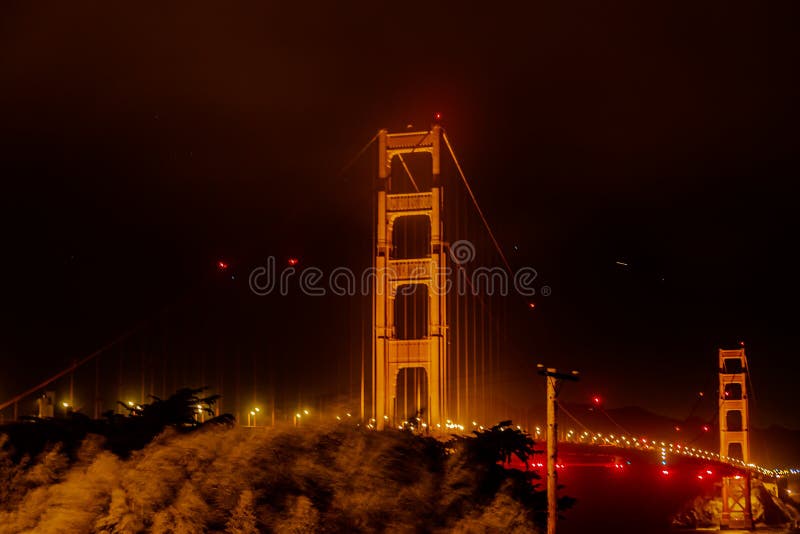 Foto de la noche del viento del puente Golden gate San Francisco California fotografía de archivo libre de regalías Foto de la noche del viento del puente Golden gate San Francisco California fotografía de archivo libre de regalías