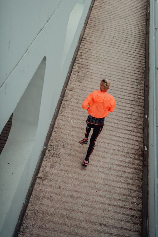 Mujeres Ropa Deportiva Corriendo Entorno Urbano Moderno Concepto