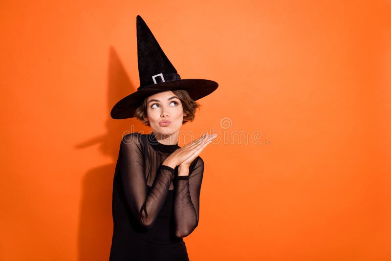 Bruxa de Halloween bonita Foto stock gratuita - Public Domain Pictures