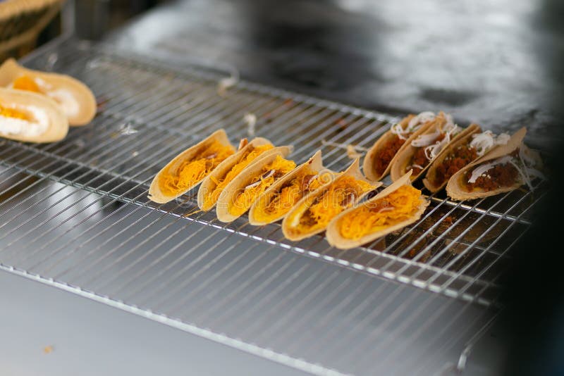 Foto del pancake tailandese è spuntini deliziosi per in qualunque momento dentro lo sho fotografia stock libera da diritti Foto del pancake tailandese è spuntini deliziosi per in qualunque momento dentro lo sho fotografia stock libera da diritti