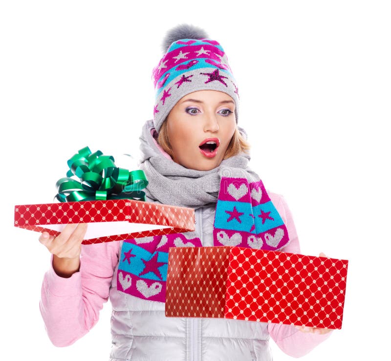 Foto della donna sorpresa felice con un regalo di natale immagine stock libera da diritti Foto della donna sorpresa felice con un regalo di natale immagine stock libera da diritti