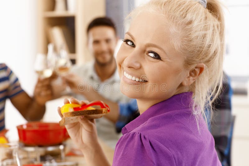 Foto do close up da mulher feliz foto de stock royalty free