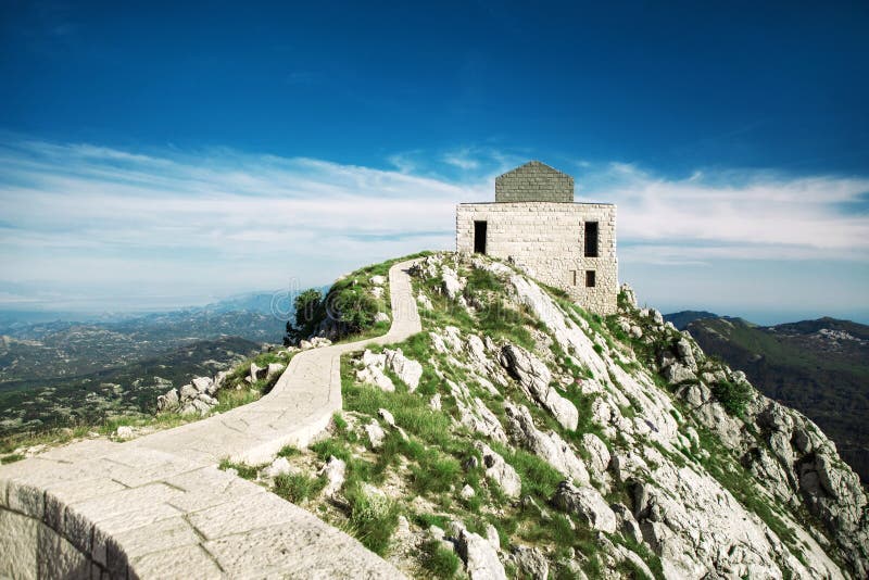 Foto do parque nacional de Lovcen no verão Paisagens de Montenegro imagens de stock Foto do parque nacional de Lovcen no verão Paisagens de Montenegro imagens de stock
