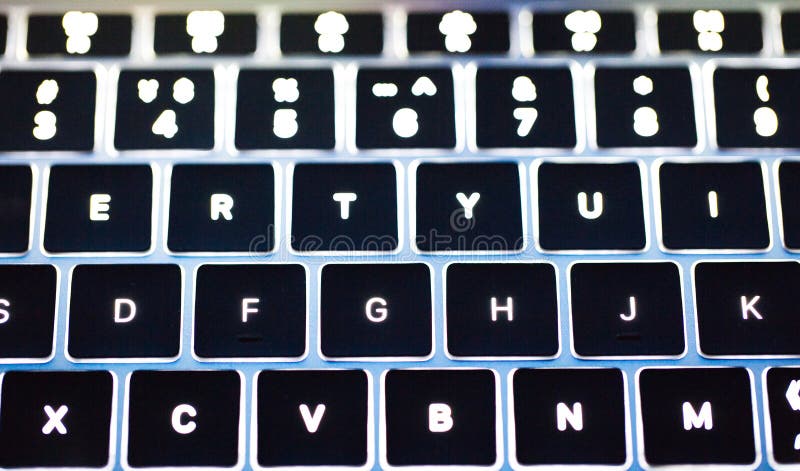 Foto do teclado retroiluminado mais clavier do teclado de computador imagens de stock Foto do teclado retroiluminado mais clavier do teclado de computador imagens de stock