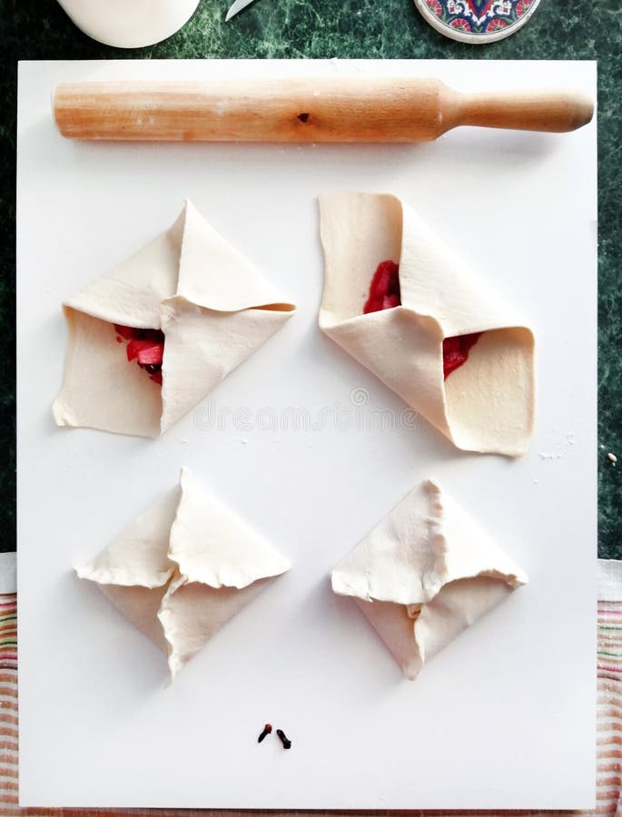 Fotorezepte, Quadratisch Gebackene Kuchen_2 Stockfoto - Bild von