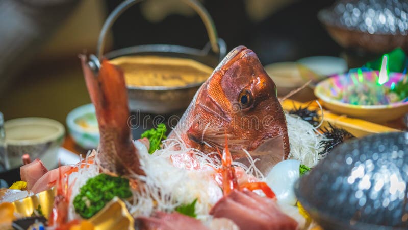 Fotos japonesas do alimento e da bebida dos peixes principais frescos deliciosos fotos de stock Fotos japonesas do alimento e da bebida dos peixes principais frescos deliciosos fotos de stock