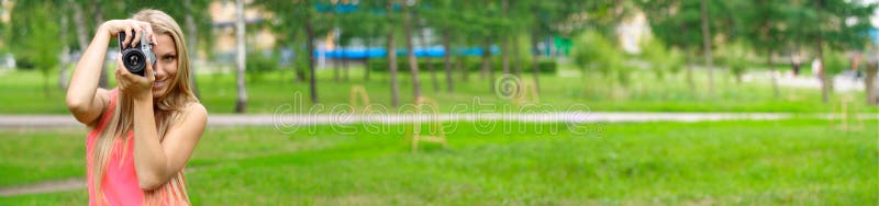Fotógrafo no parque imagens de stock Fotógrafo no parque imagens de stock