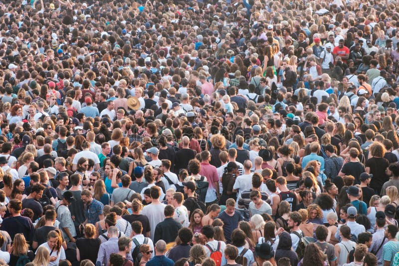 Foule Des Personnes En Parc Mauerpark A Berlin Photo Stock Editorial Image Du Assistances Ventilateurs Foule Des Personnes En Parc Mauerpark A Berlin Photo Stock Editorial Image Du Assistances Ventilateurs