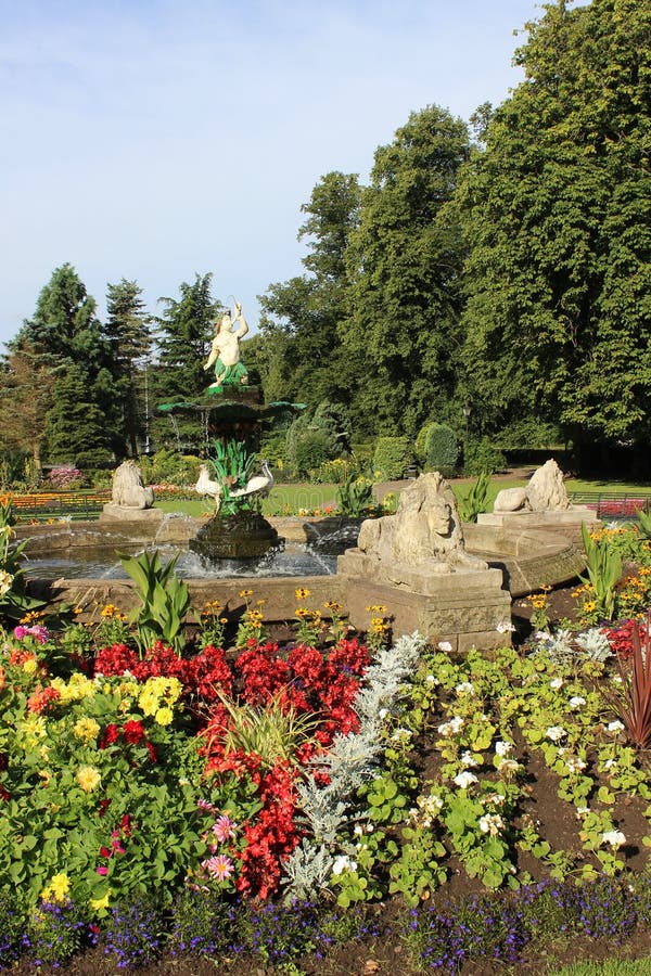 Fountain, Museum Gardens, Beacon Park, Lichfield Editorial Photo ...