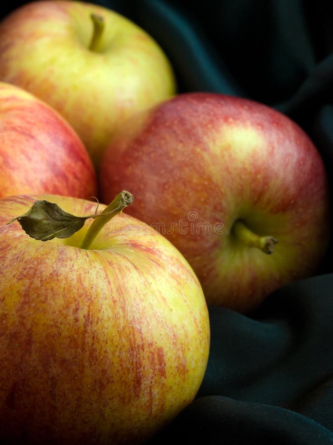 Four Red Apples on Weighing Scales Stock Image - Image of fruit, health:  34414593