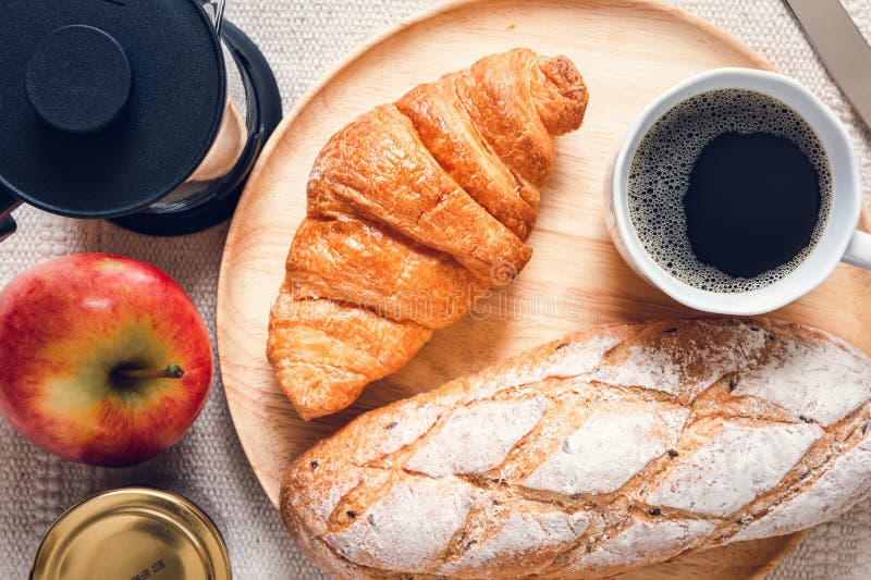 Fruhstuck Natur Veganisches Vegetarisches Essen Mit Milch Honig Brot Und Naturlichem Obst Auf Einem Tisch Naturliche Keto Diat Stockfoto Bild Von Essen Milch