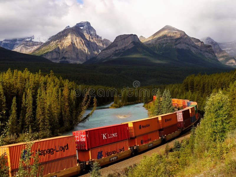 Fracht befördert Transport, Containerzug mit dem Zug stockbilder Fracht befördert Transport, Containerzug mit dem Zug stockbilder