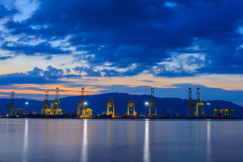 Fracht-Verschiffen lizenzfreie stockfotos Fracht-Verschiffen lizenzfreie stockfotos