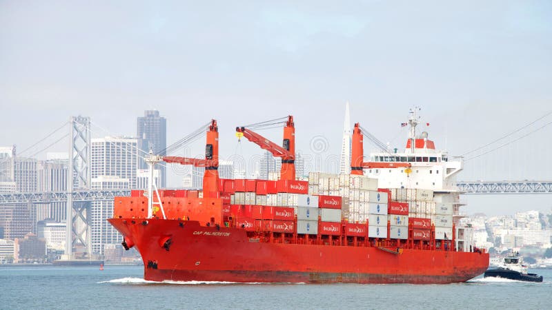Frachtschiff KAPPE PALMERSTON, das den Hafen von Oakland kommt lizenzfreies stockbild Frachtschiff KAPPE PALMERSTON, das den Hafen von Oakland kommt lizenzfreies stockbild