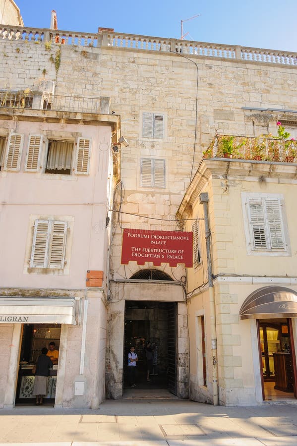 Fractura, Croacia Porta Aenea imágenes de archivo libres de regalías Fractura, Croacia Porta Aenea imágenes de archivo libres de regalías