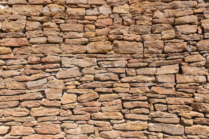 Fragment einer Wand von einem abgebrochenen Stein lizenzfreie stockbilder Fragment einer Wand von einem abgebrochenen Stein lizenzfreie stockbilder