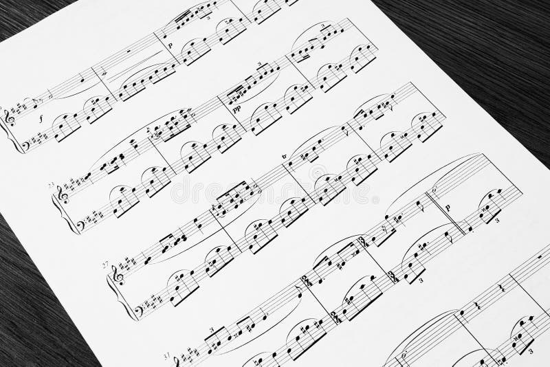 Fragmento de música de hojas de piano música clásica imagenes de archivo