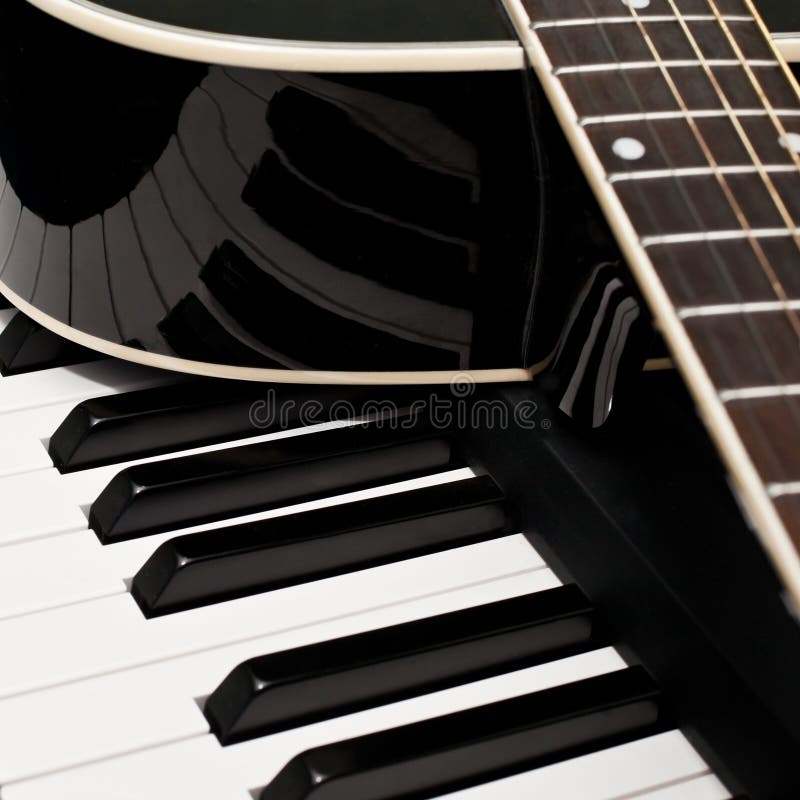 Fragmento de una guitarra fotos de archivo Fragmento de una guitarra fotos de archivo