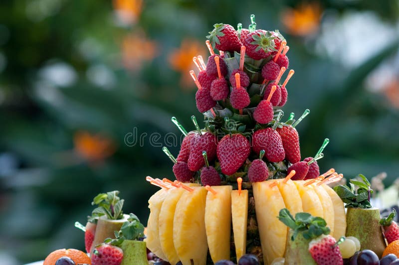Fragola, canape, alimento di lusso per l'aperitivo fotografia stock Fragola, canape, alimento di lusso per l'aperitivo fotografia stock