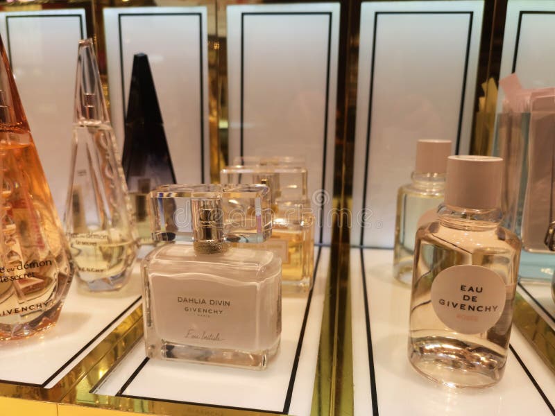 Sephora Perfume and Cosmetics Shop - Paris Editorial Image - Image of  french, luxury: 46028150