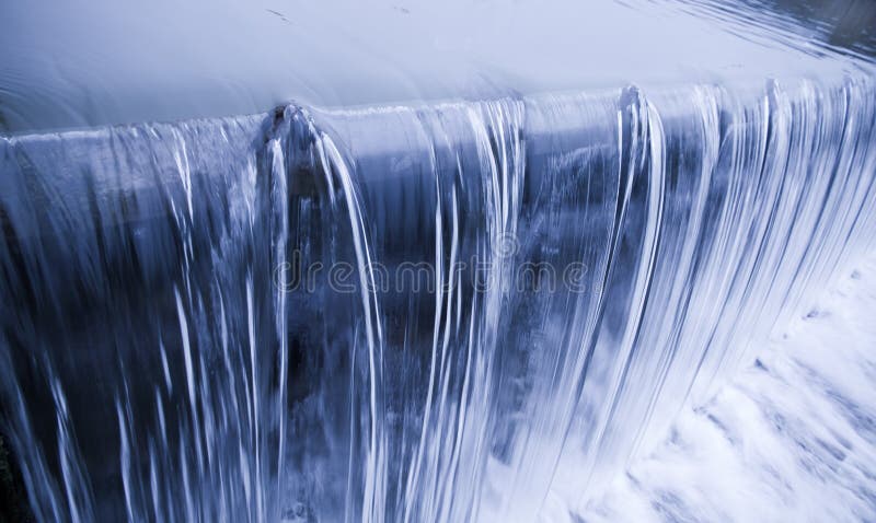 Frais, frais, cascade d'eau propre photo stock Frais, frais, cascade d'eau propre photo stock