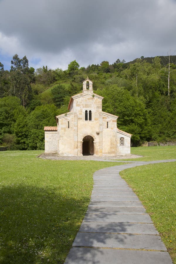 Framdel av den San Salvador Valdedios kloster arkivfoto Framdel av den San Salvador Valdedios kloster arkivfoto