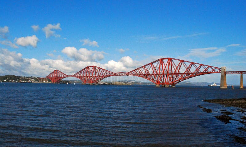 The Forth rail bridge started construction on 1883 and was opened on 1890 by Prince of Wales . It is a UNESCO world heritage site and 57 lives were lost in its construction . 53. 000 tonnes of steel and 6. 5 million rivets were used in its construction. The Forth rail bridge started construction on 1883 and was opened on 1890 by Prince of Wales . It is a UNESCO world heritage site and 57 lives were lost in its construction . 53. 000 tonnes of steel and 6. 5 million rivets were used in its construction