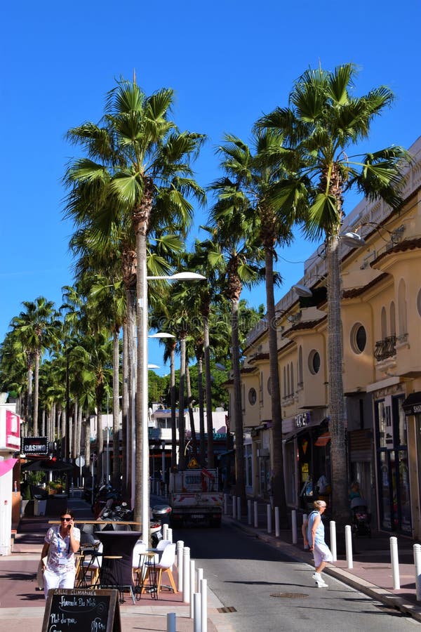La rue palmier Juan les pins