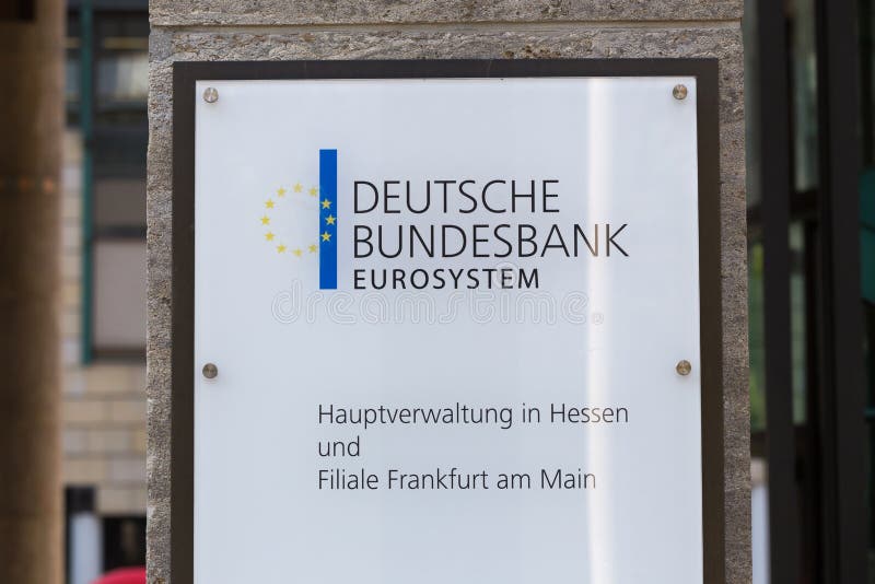 Francfort, Hesse/Alemania - 11 10 18: el edificio de Bundesbank del deutsche firma adentro Francfort Alemania fotos de archivo Francfort, Hesse/Alemania - 11 10 18: el edificio de Bundesbank del deutsche firma adentro Francfort Alemania fotos de archivo