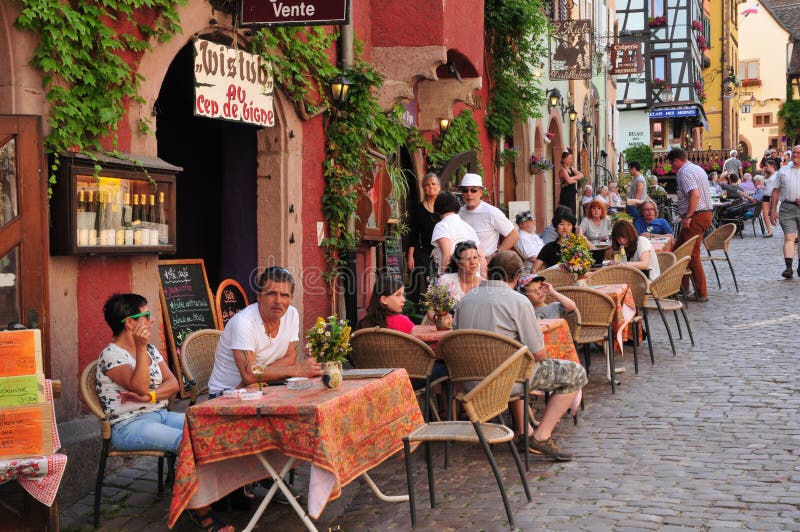 Francja, malownicza wioska Riquewihr w Alsace fotografia stock