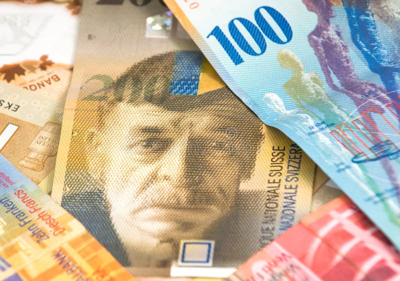 Francos suíços em um rolo foto de stock. Imagem de pagamento 55940788
