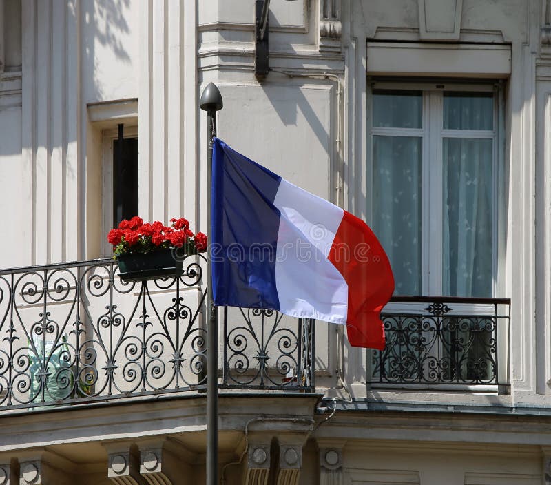 Francuska flaga na fasadzie zdjęcia royalty free