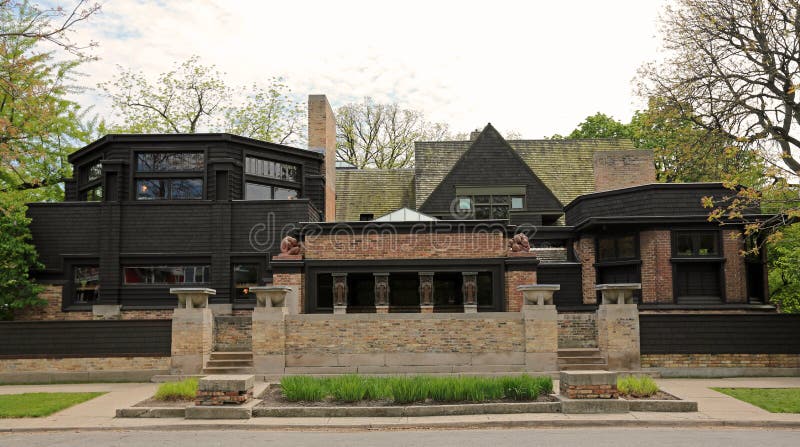 Frank Lloyd Wright Home & Studio