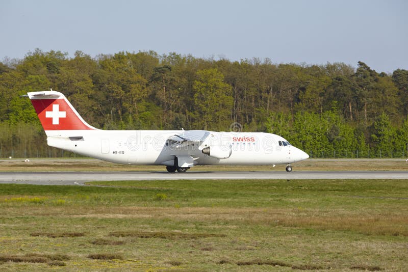 Frankfurt Airport - Avro RJ100 of Swiss International Air Lines takes off royalty free stock photo Frankfurt Airport - Avro RJ100 of Swiss International Air Lines takes off royalty free stock photo