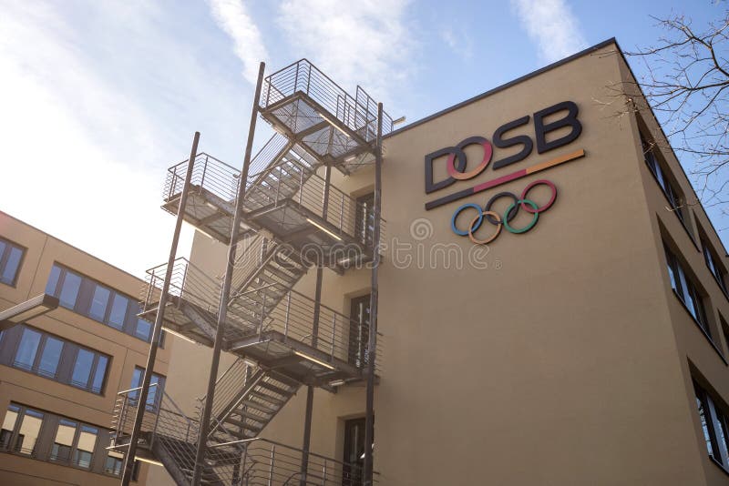 Frankfurt hesse/Tyskland - 22 03 19: dosb undertecknar in frankfurterkorven Tyskland arkivbild Frankfurt hesse/Tyskland - 22 03 19: dosb undertecknar in frankfurterkorven Tyskland arkivbild