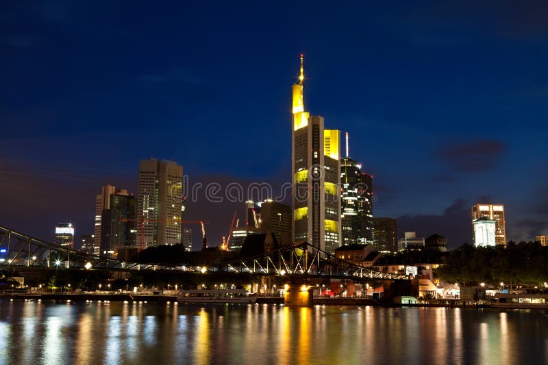 Frankfurt am Main på natten arkivbilder Frankfurt am Main på natten arkivbilder
