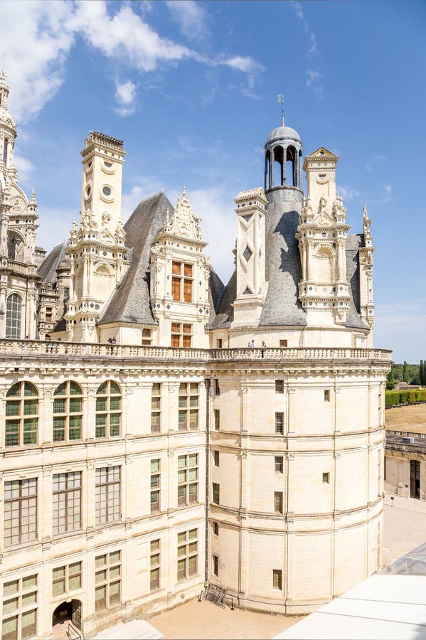 frankrijk Mening van de binnenplaats van het kasteel van Chambord, 1519 - 1547 jaar Lijst van Unesco royalty-vrije stock afbeelding frankrijk Mening van de binnenplaats van het kasteel van Chambord, 1519 - 1547 jaar Lijst van Unesco royalty-vrije stock afbeelding