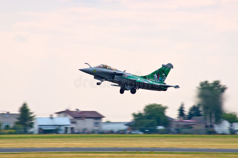 FranskaDassault Rafale kämpe på Radom Airshow, Polen arkivbild FranskaDassault Rafale kämpe på Radom Airshow, Polen arkivbild
