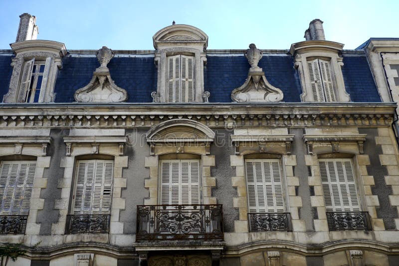 Download Französische Architektur stockfoto. Bild von außen, paris - 26372536