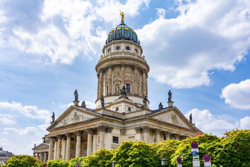 Französische Kirche Französisch-Französische Freiheit auf dem Gendarmenmarkt-Platz, Berlin, Deutschland lizenzfreies stockfoto Französische Kirche Französisch-Französische Freiheit auf dem Gendarmenmarkt-Platz, Berlin, Deutschland lizenzfreies stockfoto