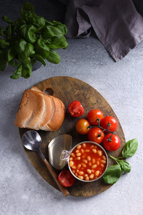 Frascos en salsa de tomate comida tradicional fotografía de archivo