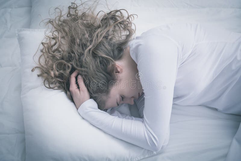 Frau, die für Krise leidet stockbilder Frau, die für Krise leidet stockbilder