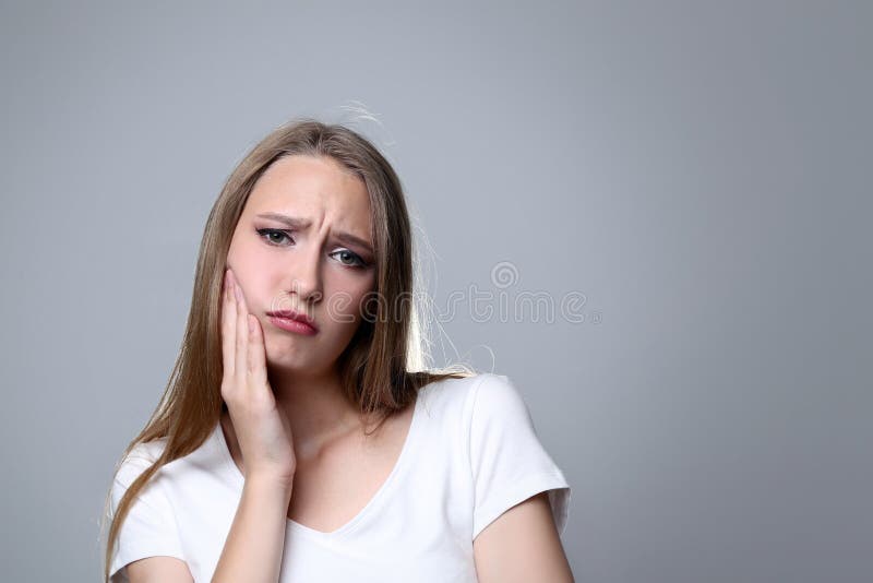 Frau haben eine Zahnschmerzen stockbild Frau haben eine Zahnschmerzen stockbild