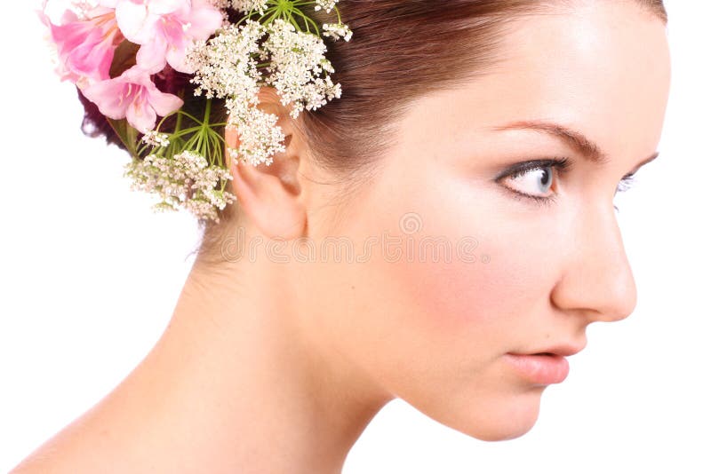 Frau Mit Blumen in Ihrem Haar Stockbild - Bild von augen, blau: 9998067